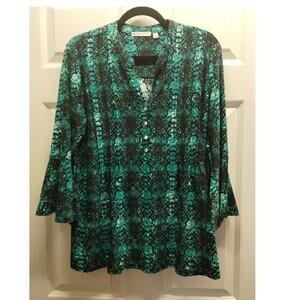 Notations Women's Size Large Green Snakeskin Print Bell Sleeve Popover Top